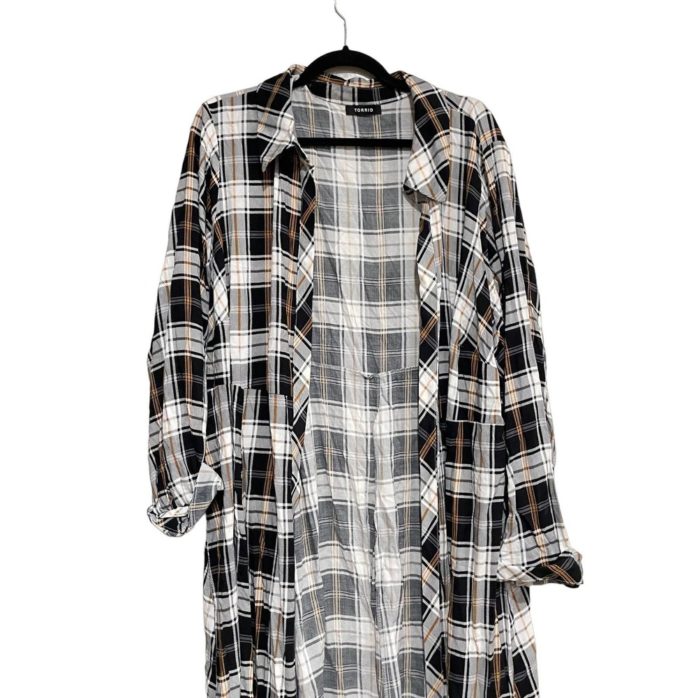Torrid plaid Kimono long sleeve open front fall  material size 2 ?